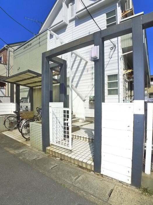 エントランス部分 ジュネパレス松戸４５