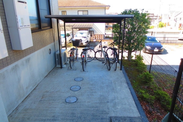 駐輪場 グランドソレーユ