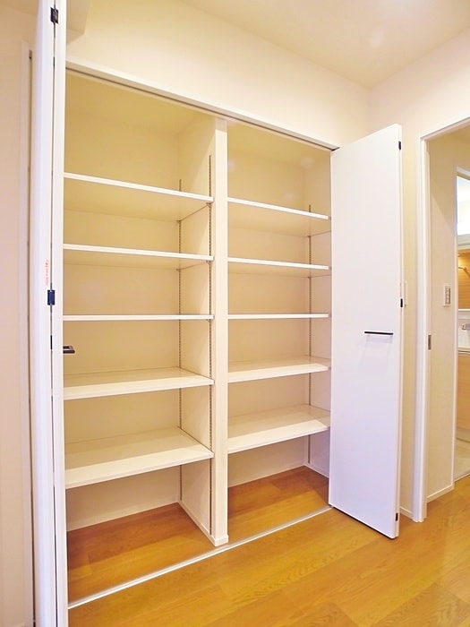 収納 ﾗｲｵﾝｽﾞﾏﾝｼｮﾝ田端（４０３）