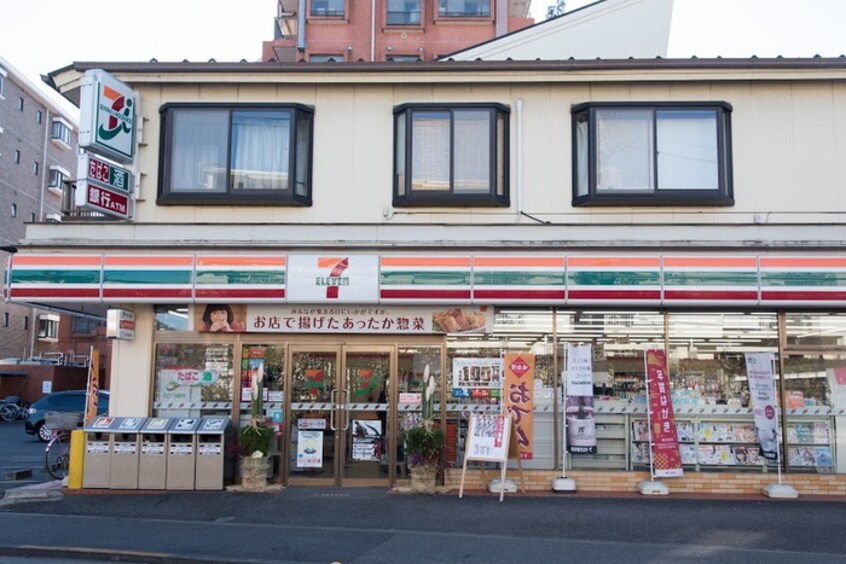 セブンイレブン 国分寺富士本2丁目店(コンビニ)まで609m ファミーユヴィラ