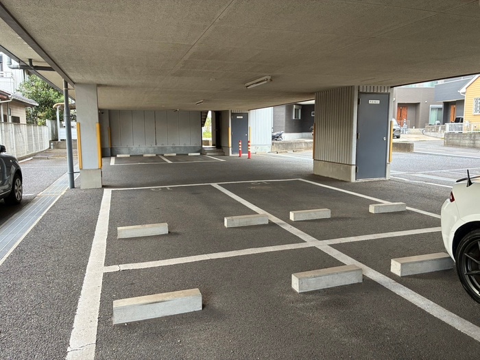 駐車場 カサベルデ新検見川３