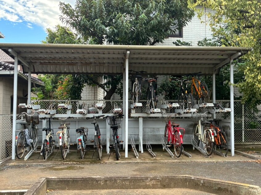 駐輪場 カサベルデ新検見川３