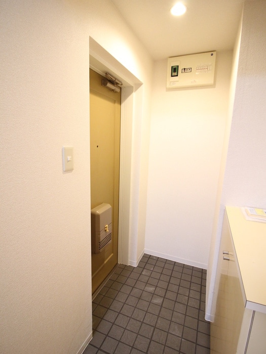 玄関 フラットマ－ロ－