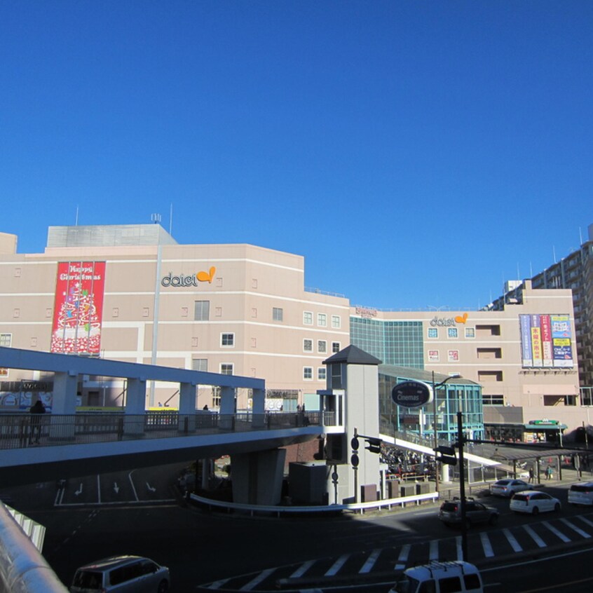 ショッパーズプラザ横須賀(デパート)まで1900m 吉川アパ－ト