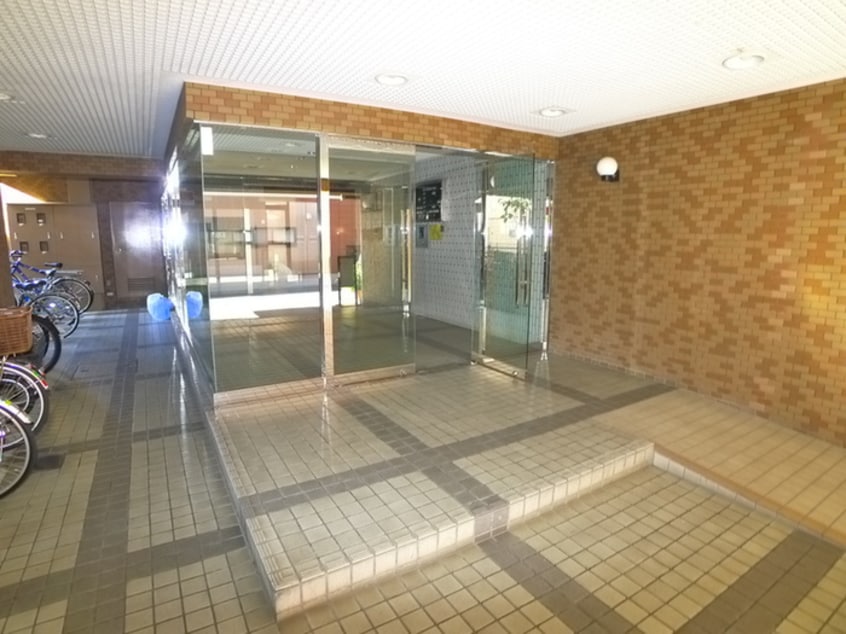 エントランス部分 ﾗｲｵﾝｽﾞﾏﾝｼｮﾝ新小岩南(205)