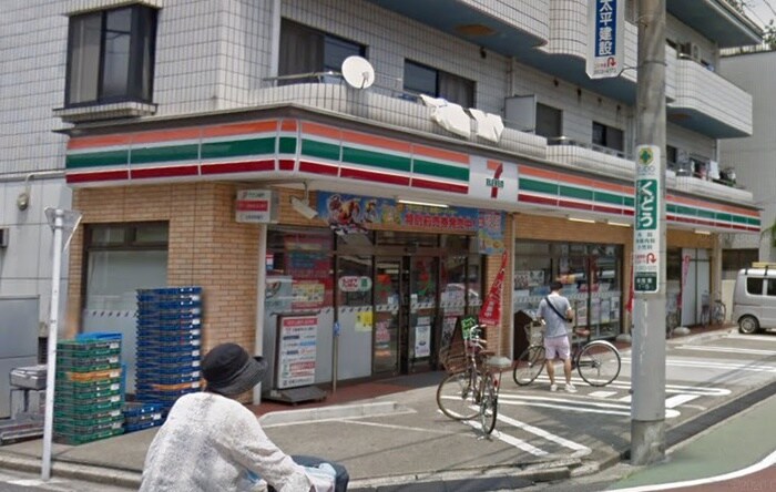 セブンイレブン　関町東1丁目店(コンビニ)まで196m ｻﾞ･ﾊﾟｰｸﾊｳｽ上石神井ﾚｼﾞﾃﾞﾝｽ(121)