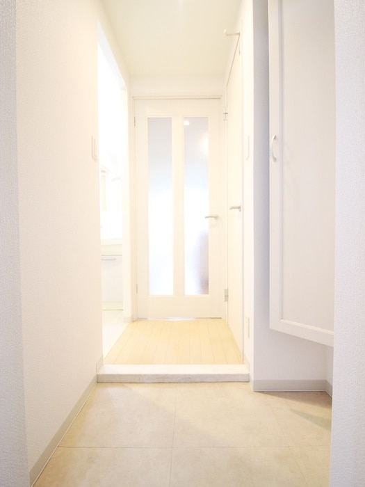 玄関 オ－ラヴィ－ヌ