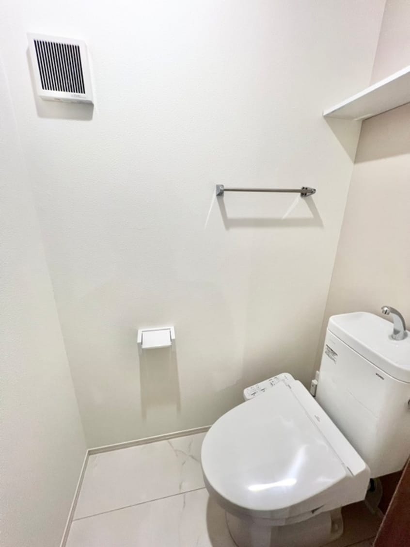 トイレ フォレ　ドゥ　ファミーユ