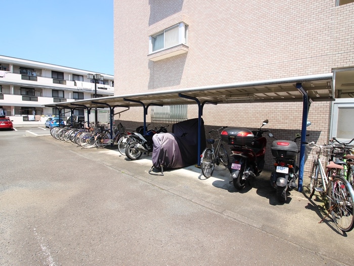 駐輪場 バ－ドタウン８番館