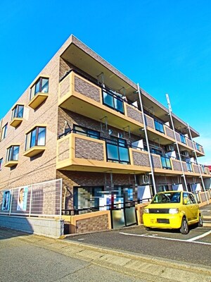 ＦＲＯＮＴＩＥＲ　ＣＯＵＲＴ