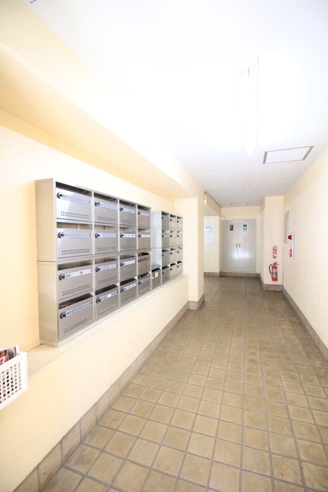 エントランス部分 学園ハイツ