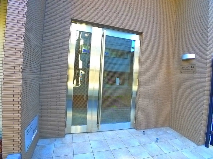 エントランス部分 ラコルタ南浦和Ｓｔａ．