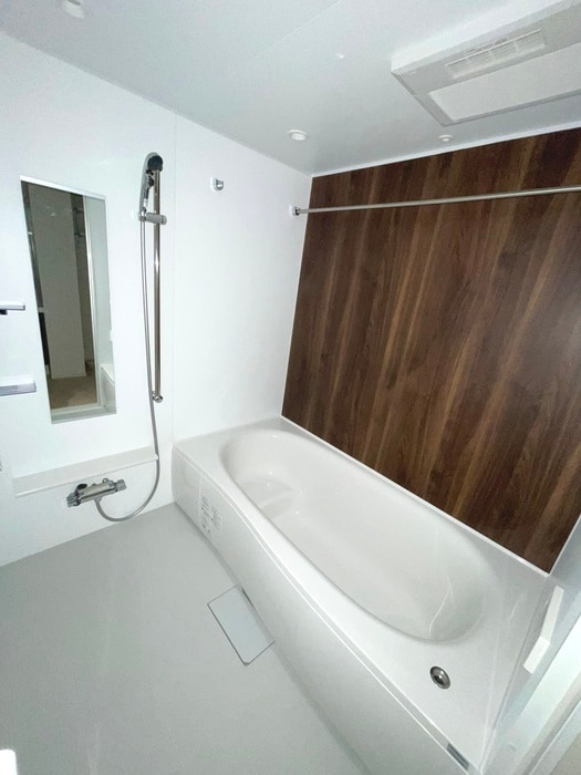 バス／シャワールーム等 コンテチェスト２４