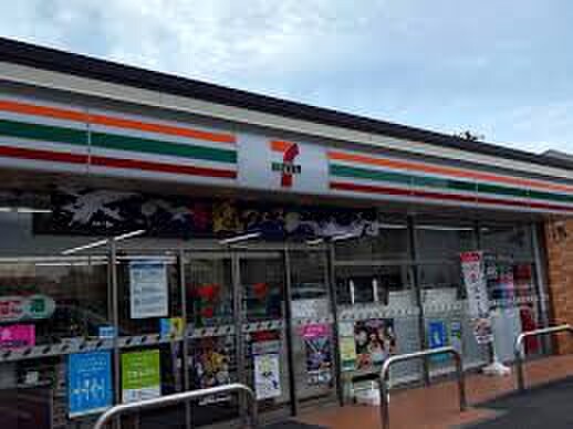 セブン(コンビニ)まで240m コンテチェスト２４
