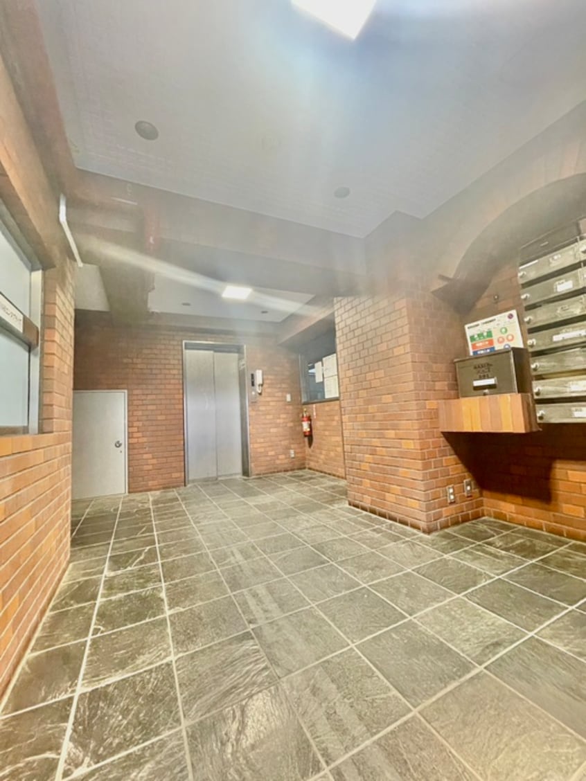 エントランス部分 ルネッサンス代々木 ８５