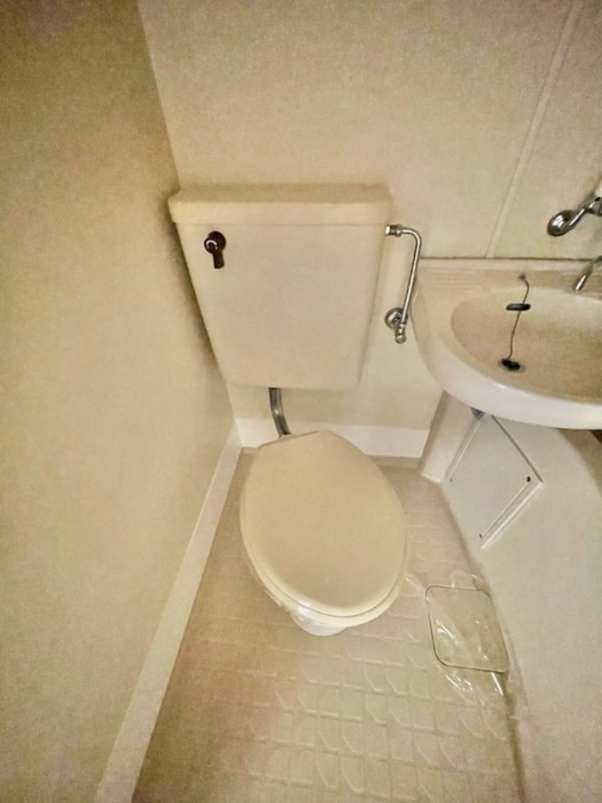 トイレ ルネッサンス代々木 ８５