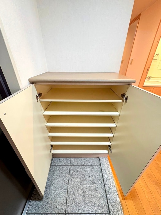 靴箱 ヴィルクレ－ル川崎タワ－(506)