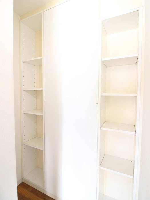 収納 ＣＯＺＹ上野毛　ＲＥＤ