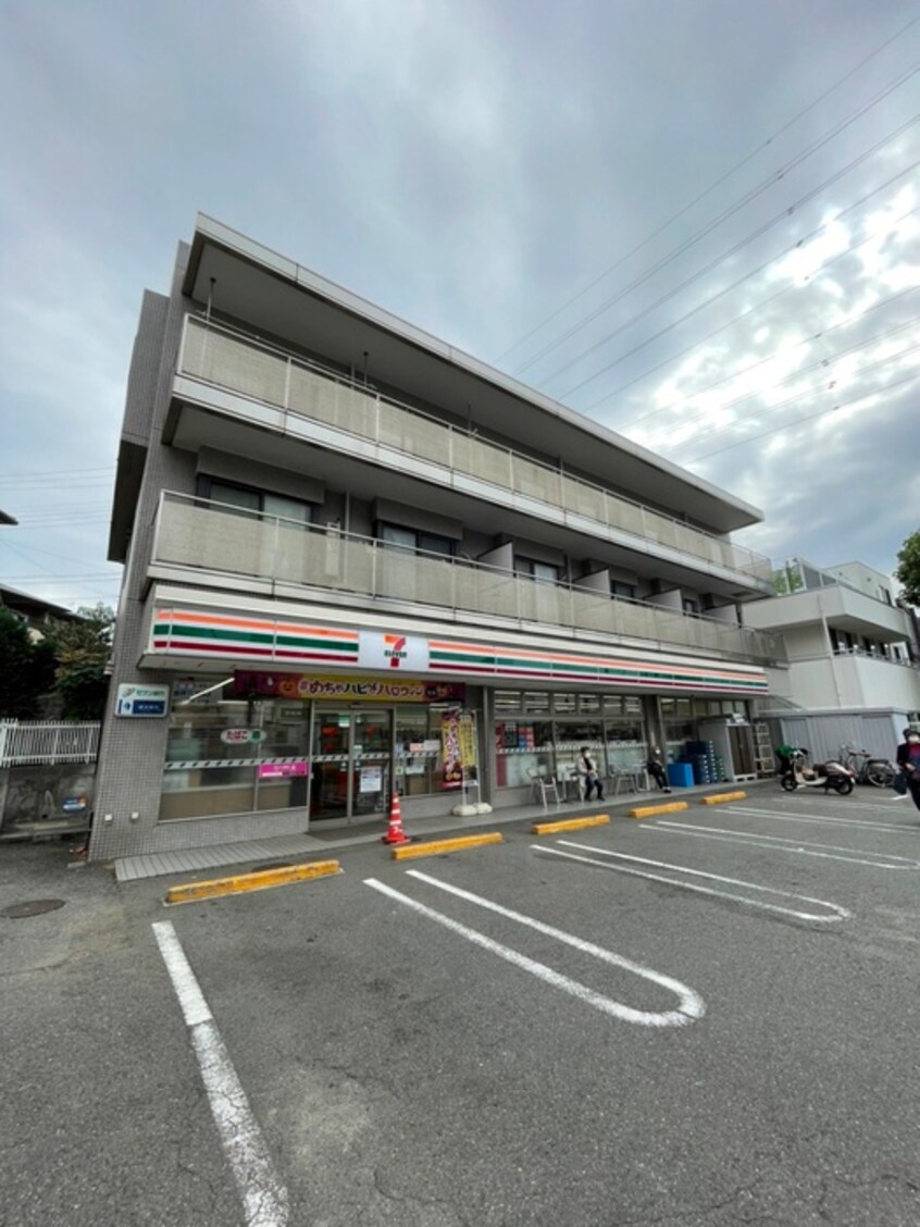セブンイレブン横浜岸根公園店(コンビニ)まで120m PaulowmiaValleyTake１岸根公園