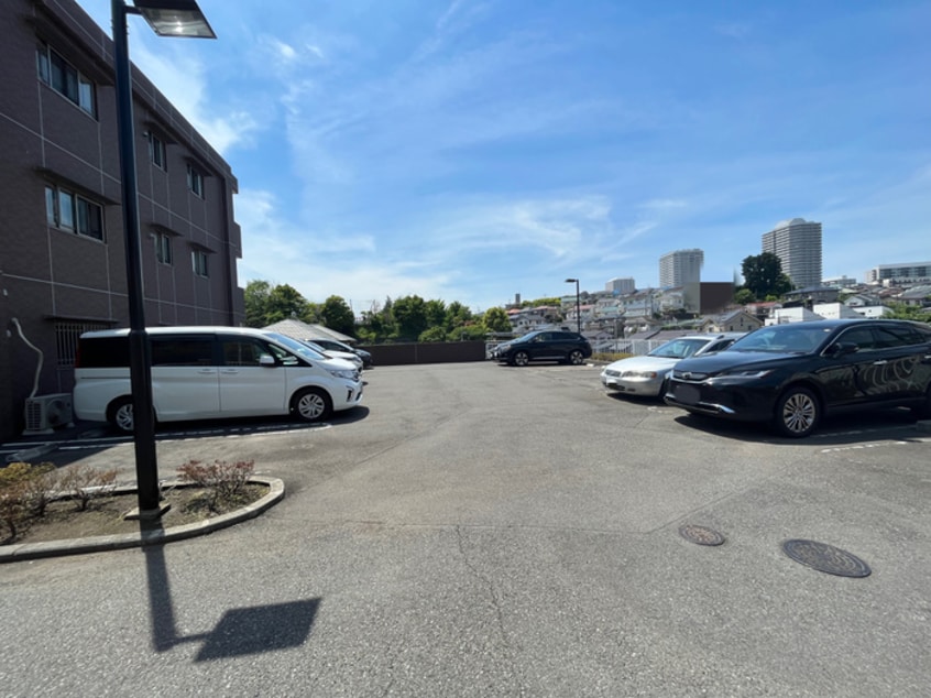 駐車場 ビューヒルズ東戸塚壱番館