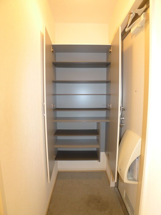 靴箱 エモシオン