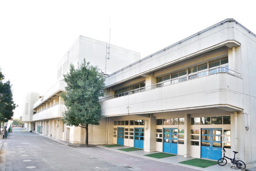 横浜市立秋葉小学校(小学校)まで700m 秋葉町戸建