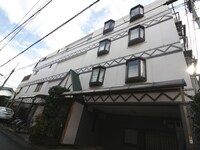 Ｔ＆Ｔ  ＨＩＬＬＳ