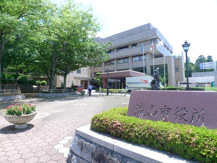 流山市役所(役所)まで1050m INSURANCE　BLDG　ⅩⅥ