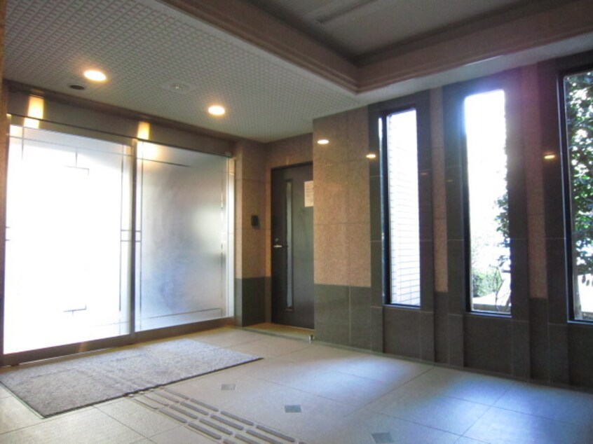 エントランス部分 グリ－ンパレス石川