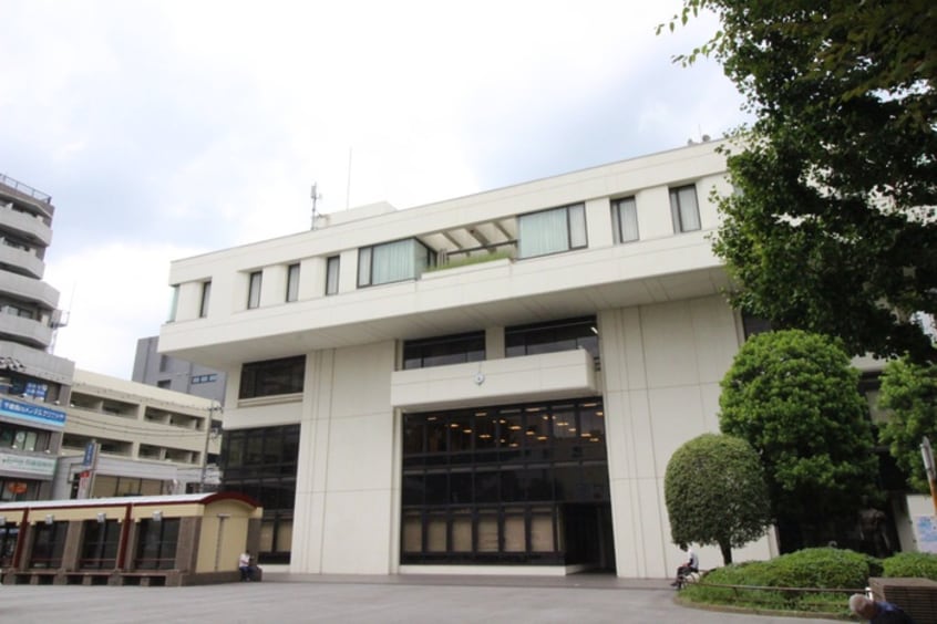 烏山区民センター(役所)まで350m フロンティアハイツ