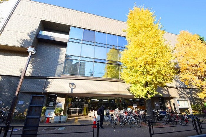 貫井図書館(図書館)まで1410m カルム　フォーレ