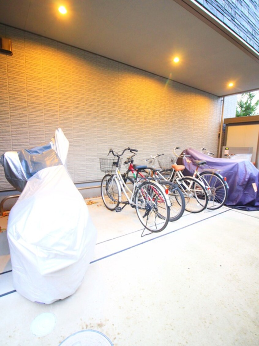 駐輪場 オルテンシア