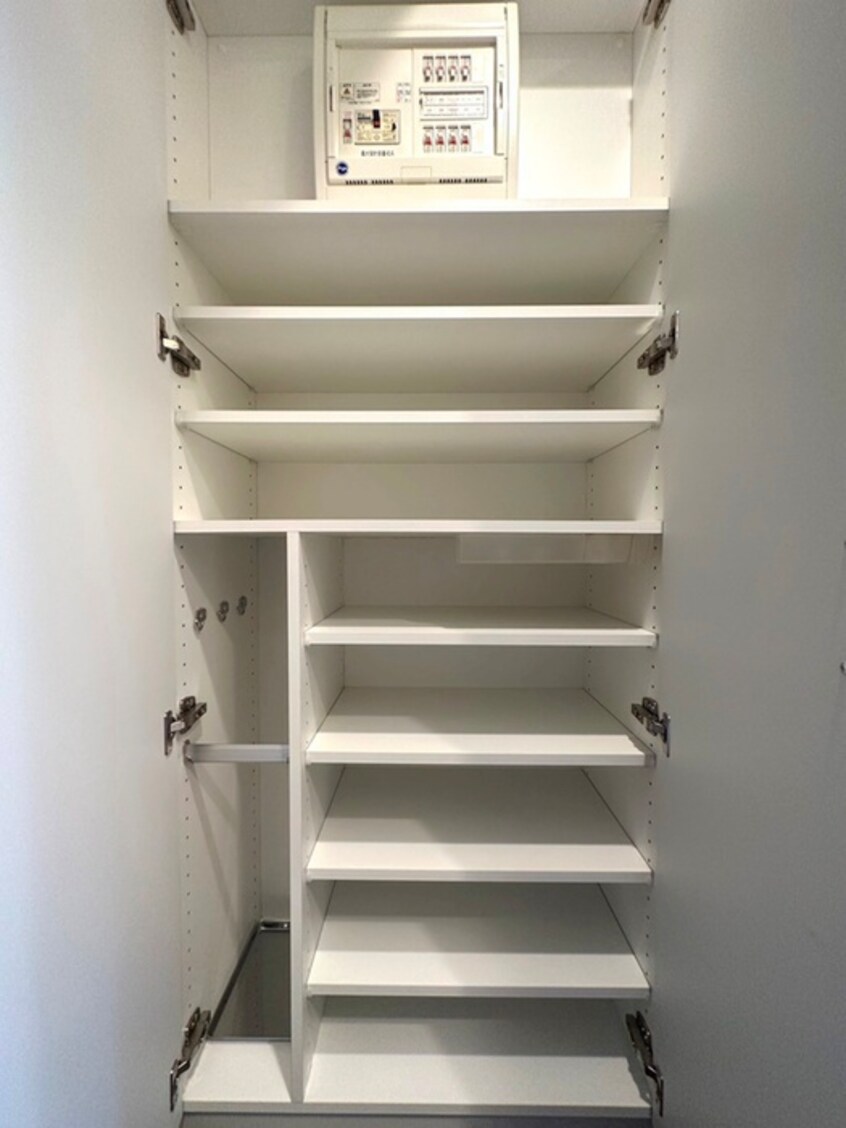 靴箱 LUNIQ高島平