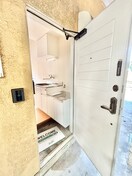 玄関 ホワイトキャッスル砂川