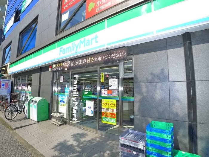 ファミリーマート(コンビニ)まで154m クレ－テⅡ篠崎