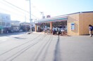 セブンイレブン綾瀬大上3丁目店(コンビニ)まで360m エントランス綾瀬