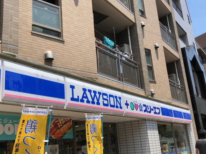 ローソン・スリーエフ 中野弥生町店(コンビニ)まで175m Branche西新宿East
