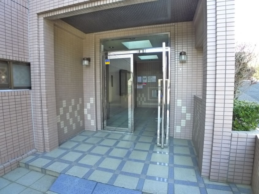 エントランス部分 ノーブルクレイン