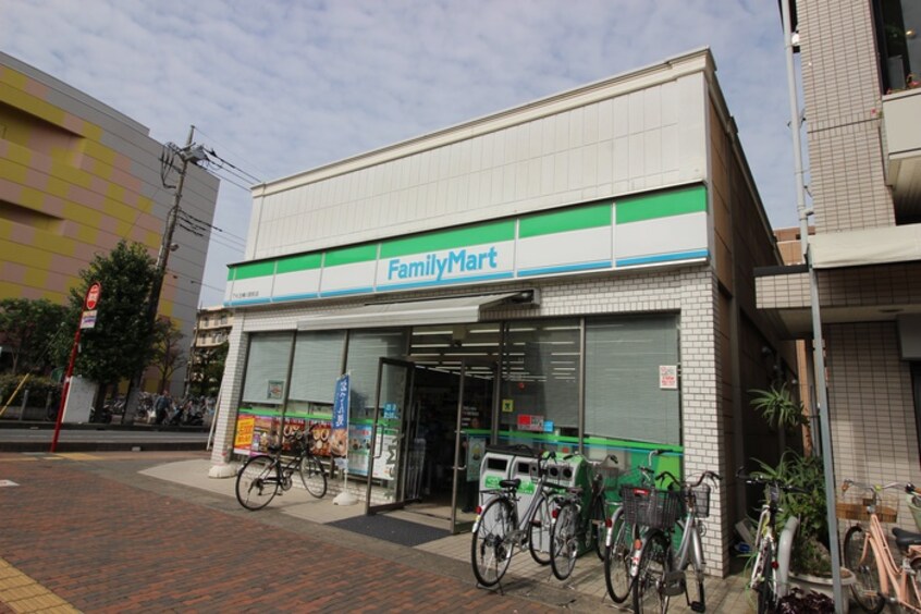 ファミリーマート(コンビニ)まで500m レガーロ桶川