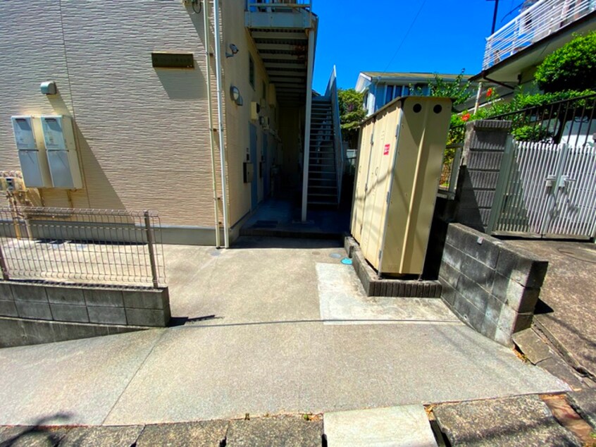 エントランス部分 フルール井土ヶ谷