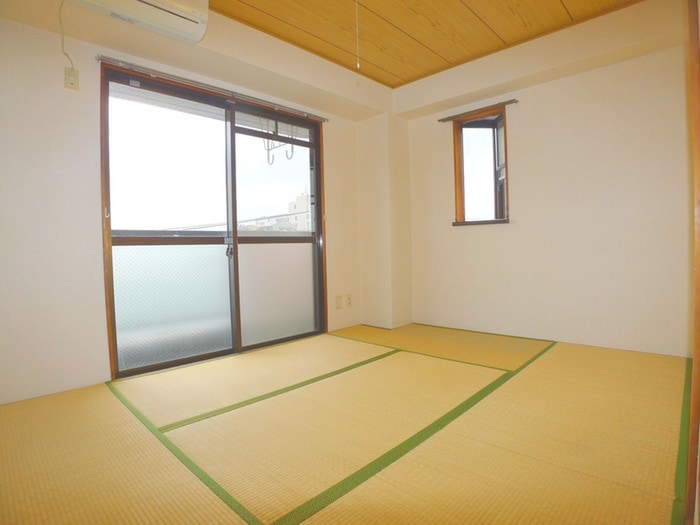 居室 CRYSTAL COURT　弐番館