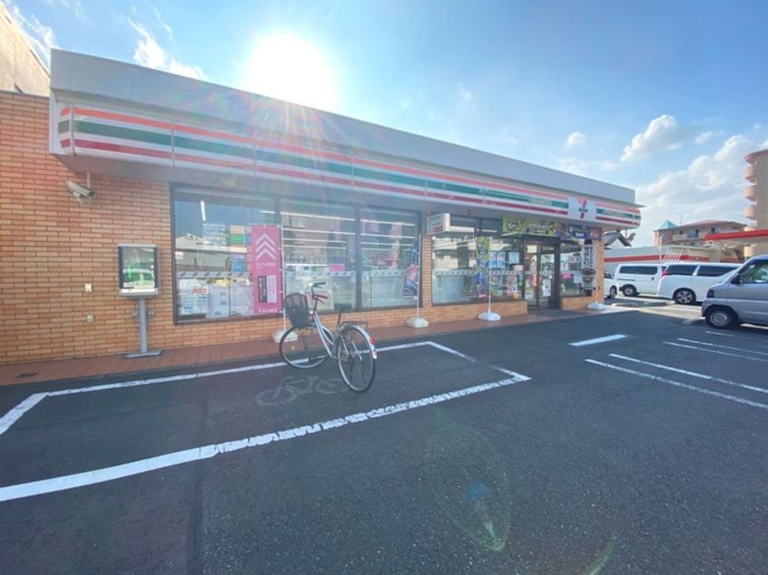 セブンイレブン　多摩永山2丁目店(コンビニ)まで633m ファミリーナ　タマⅢ