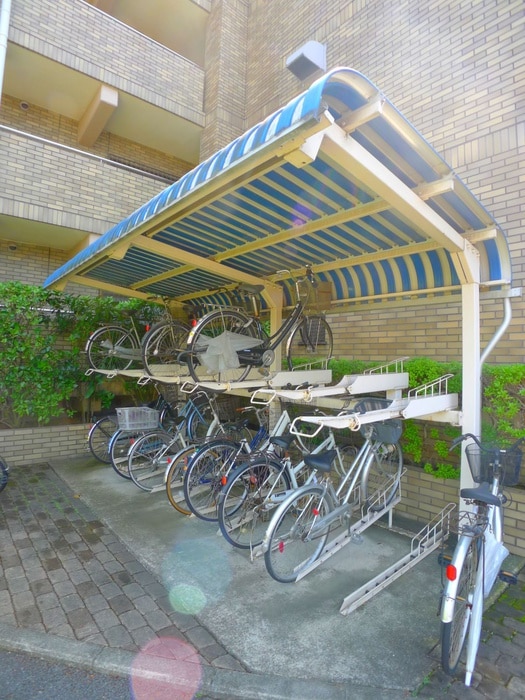 駐輪場 ヴューラー越谷