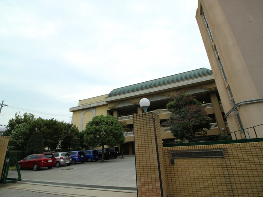 越ヶ谷小学校(小学校)まで465m ヴューラー越谷