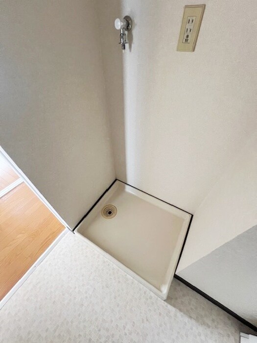 洗濯機置場 メゾンクレ－ル