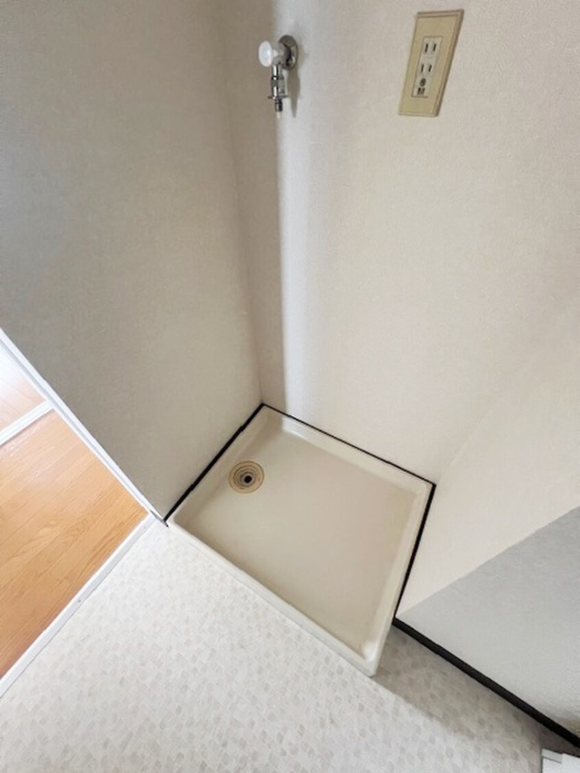 洗濯機置場 メゾンクレ－ル