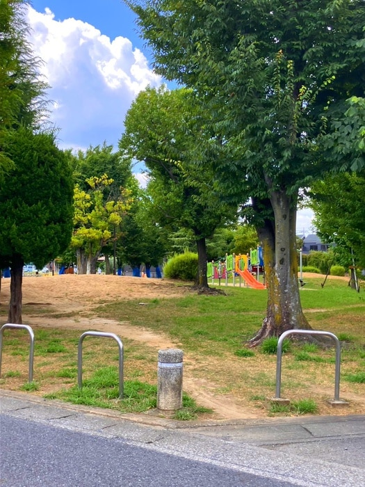 稲荷公園(公園)まで120m 日東コ－ポ