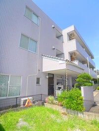 ヴィレッジ・関