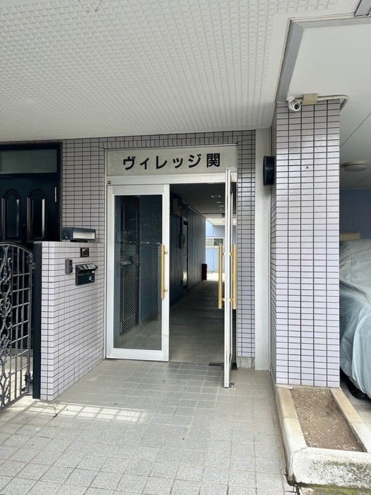 エントランス部分 ヴィレッジ・関