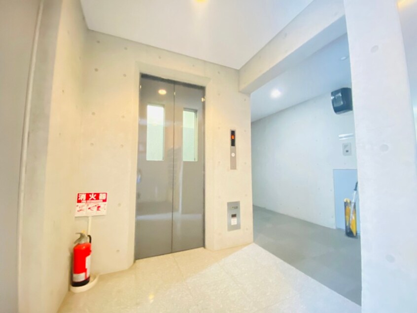 エントランス部分 ホワイトベッセルＮ